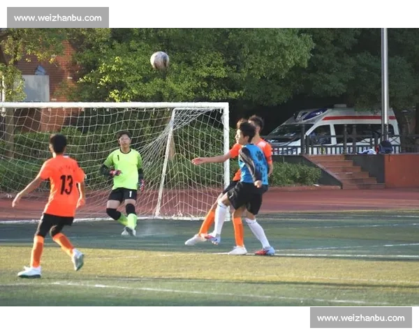 足球赛场热血拼搏祝福球队旗开得胜勇夺辉煌胜利荣耀时刻